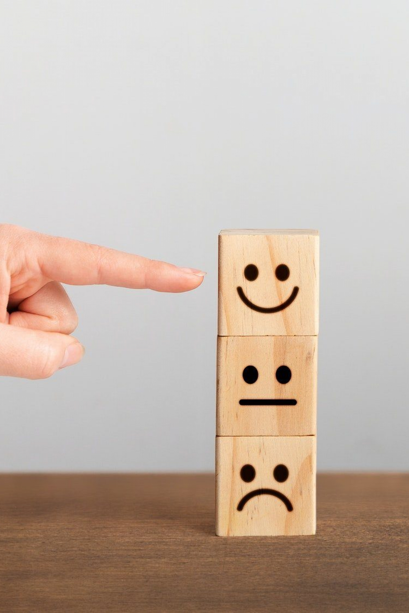 Finger pointed excellent Service rating with smiley face
